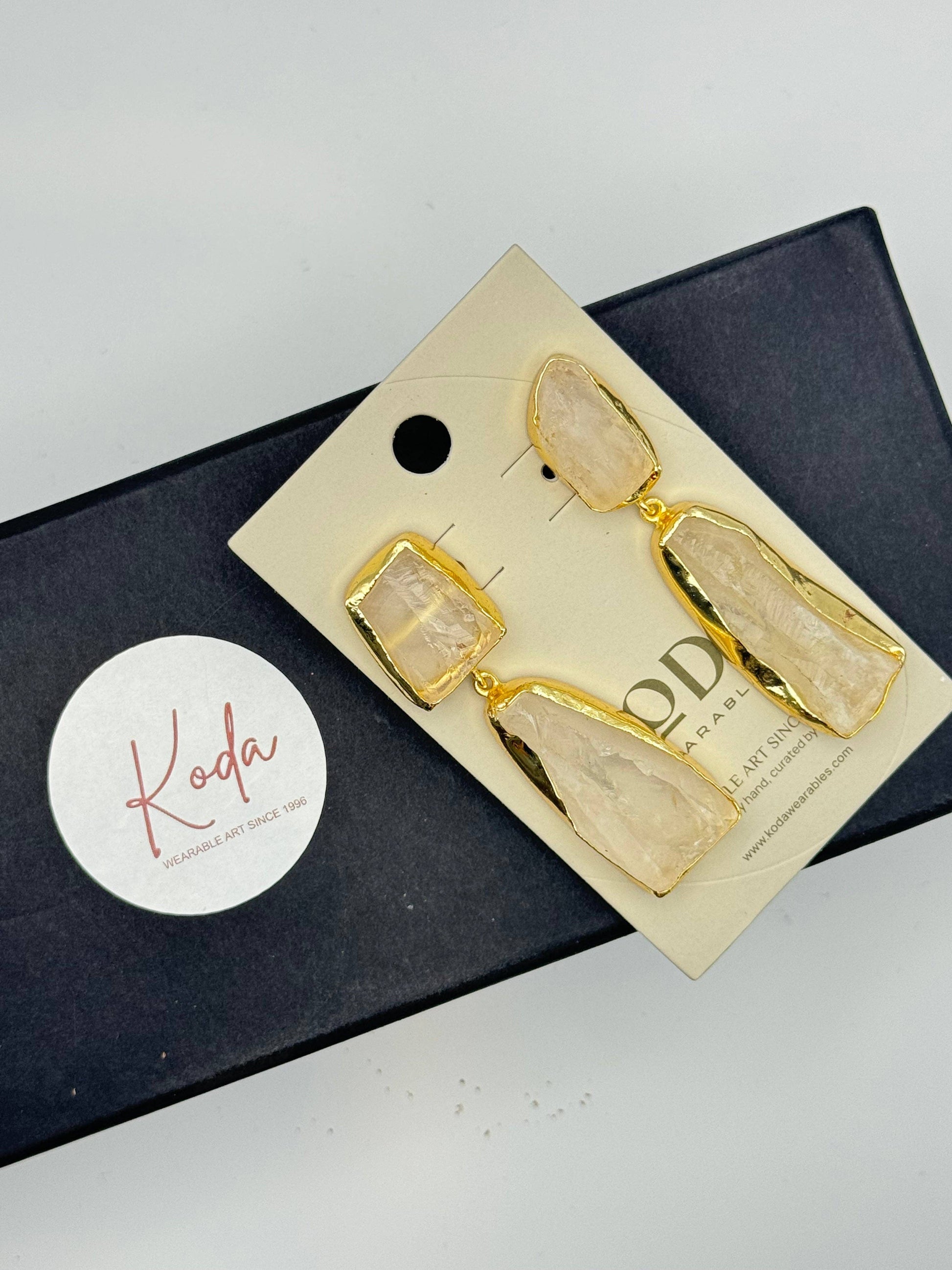 koda daisy drop earrings
