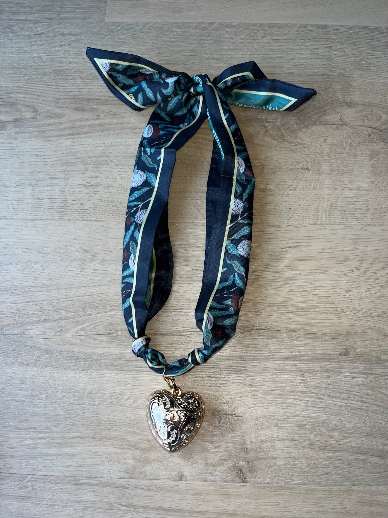 bohemian queen scarf necklace