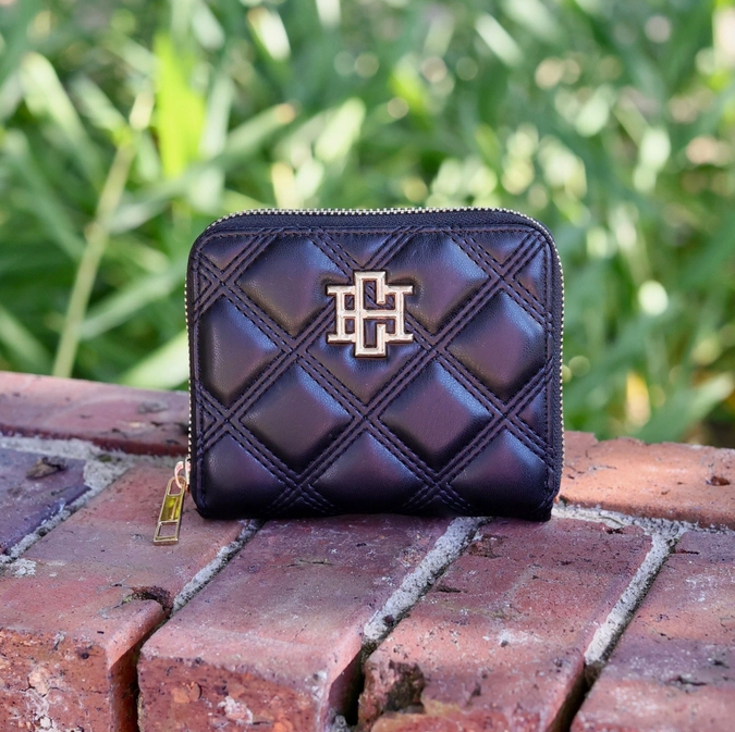 caroline hill blakely wallet in black