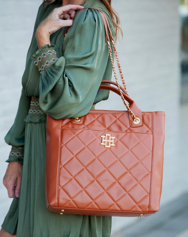 caroline hill kinzley tote in saddle