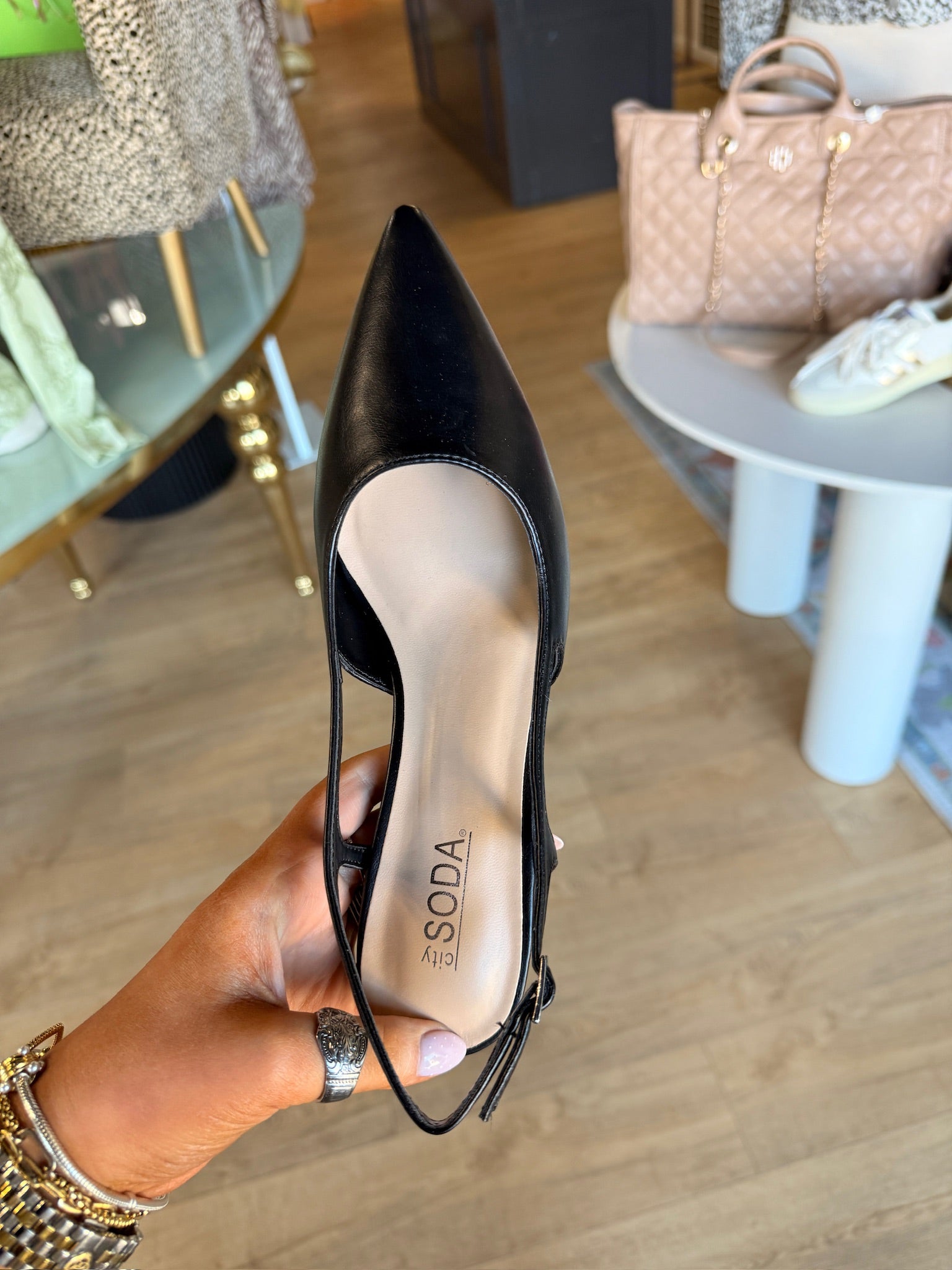 soda nicole slingbacks in black