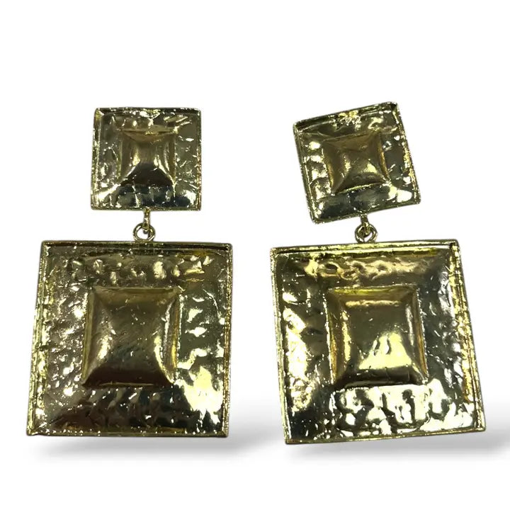 groover earring in gold