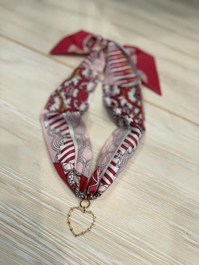 calla scarf necklace