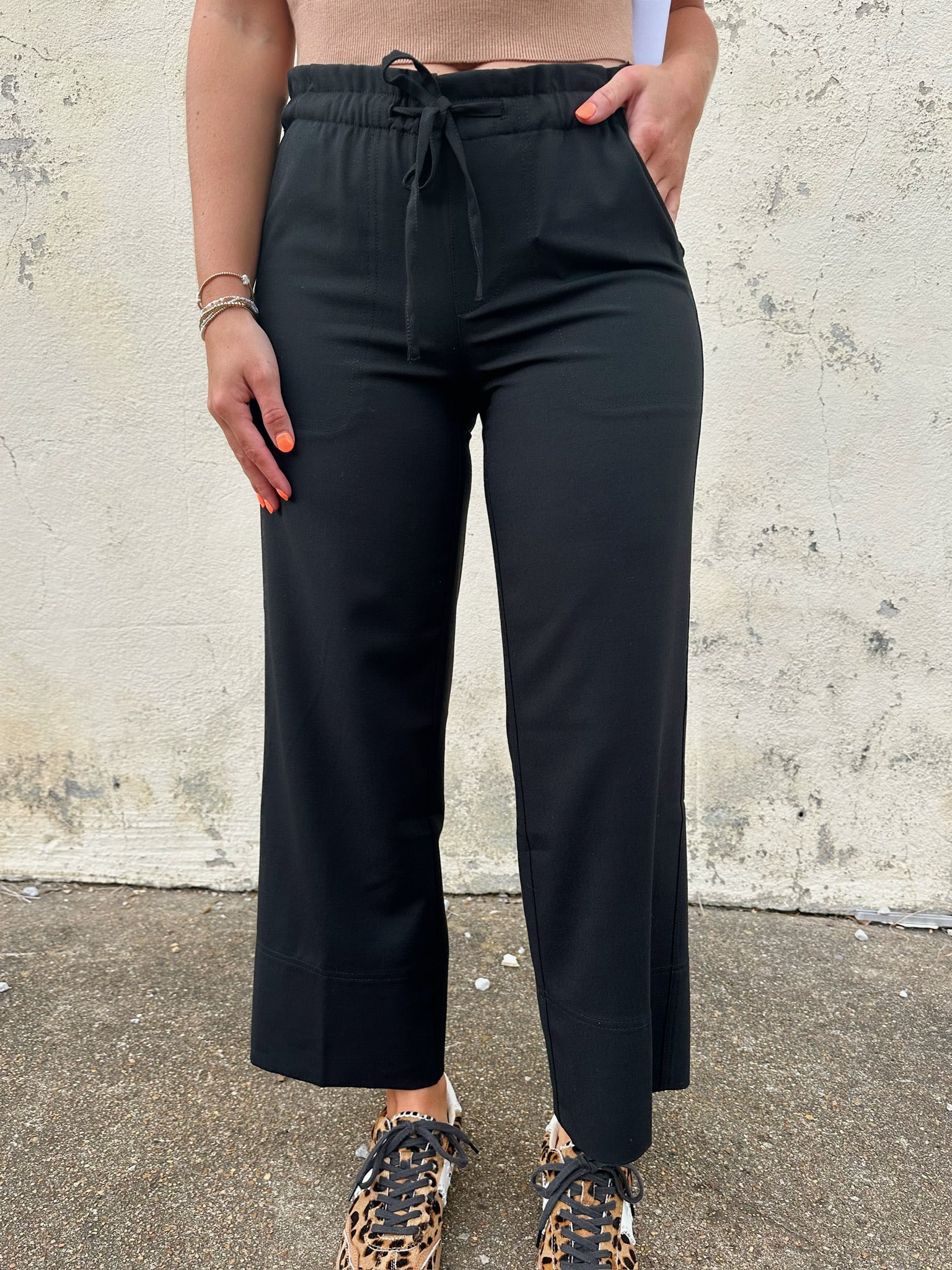 liverpool pull-on wide leg pant in black