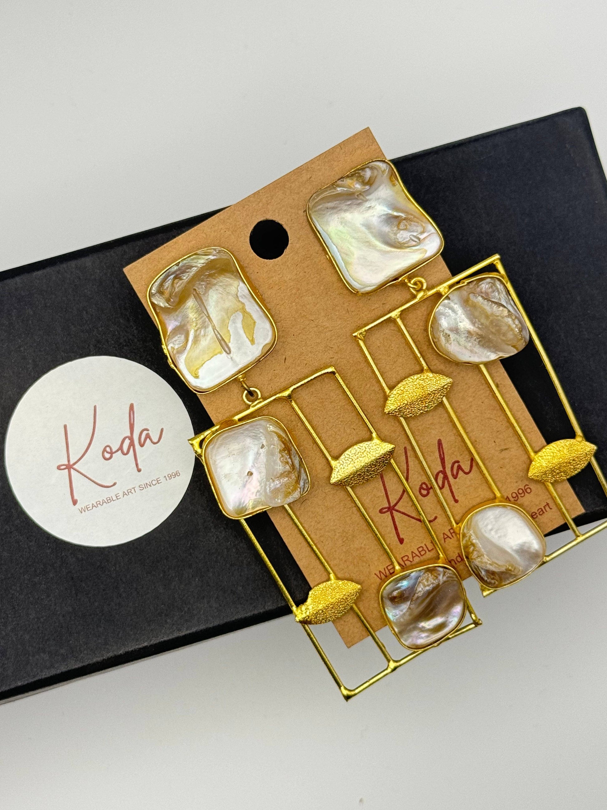 koda lauren earrings in gold