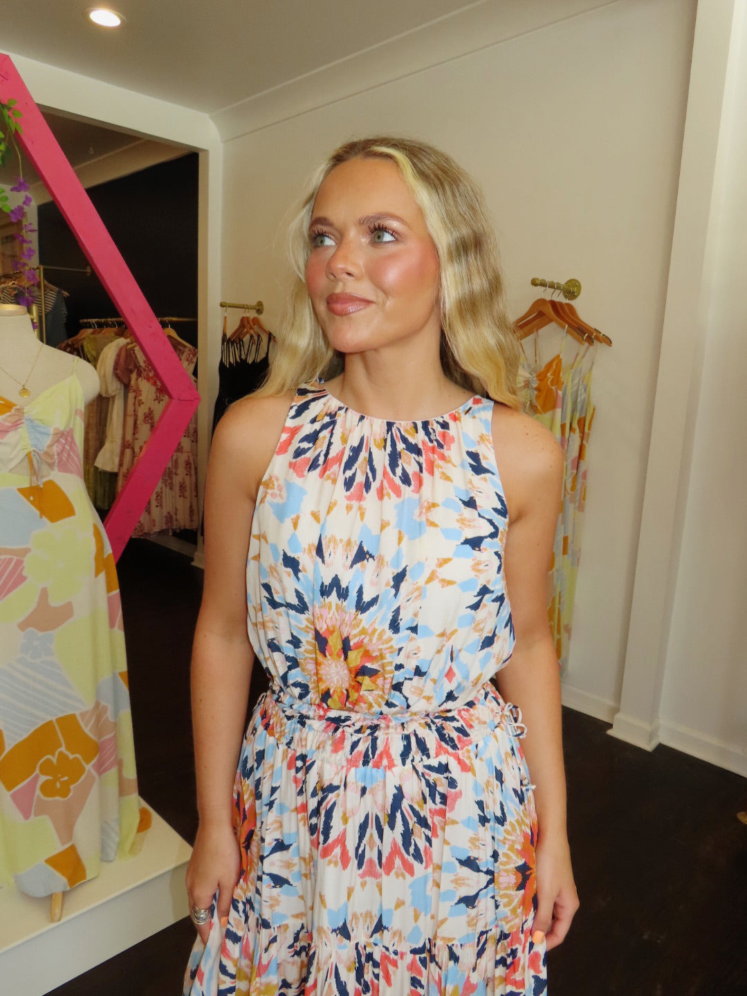 elan elastic halter in kaleidoscope