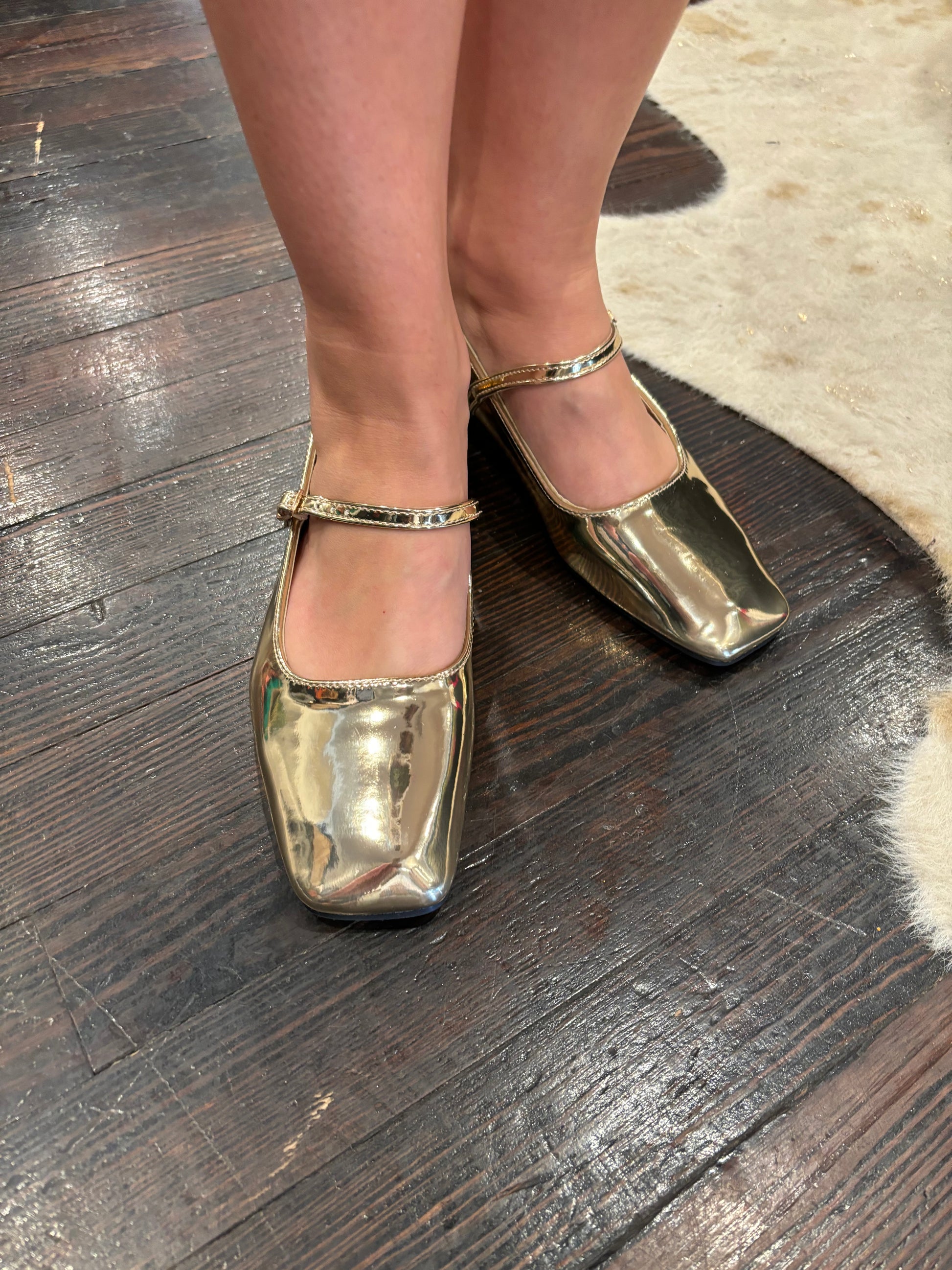 shushop addison ballet flat in gold