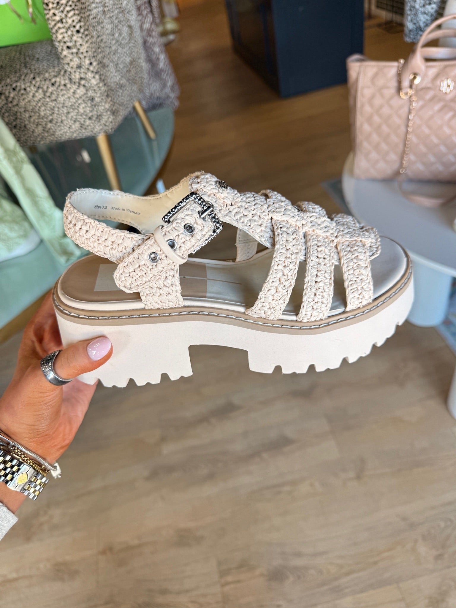 dolce vita lasly sandal in oatmeal knit