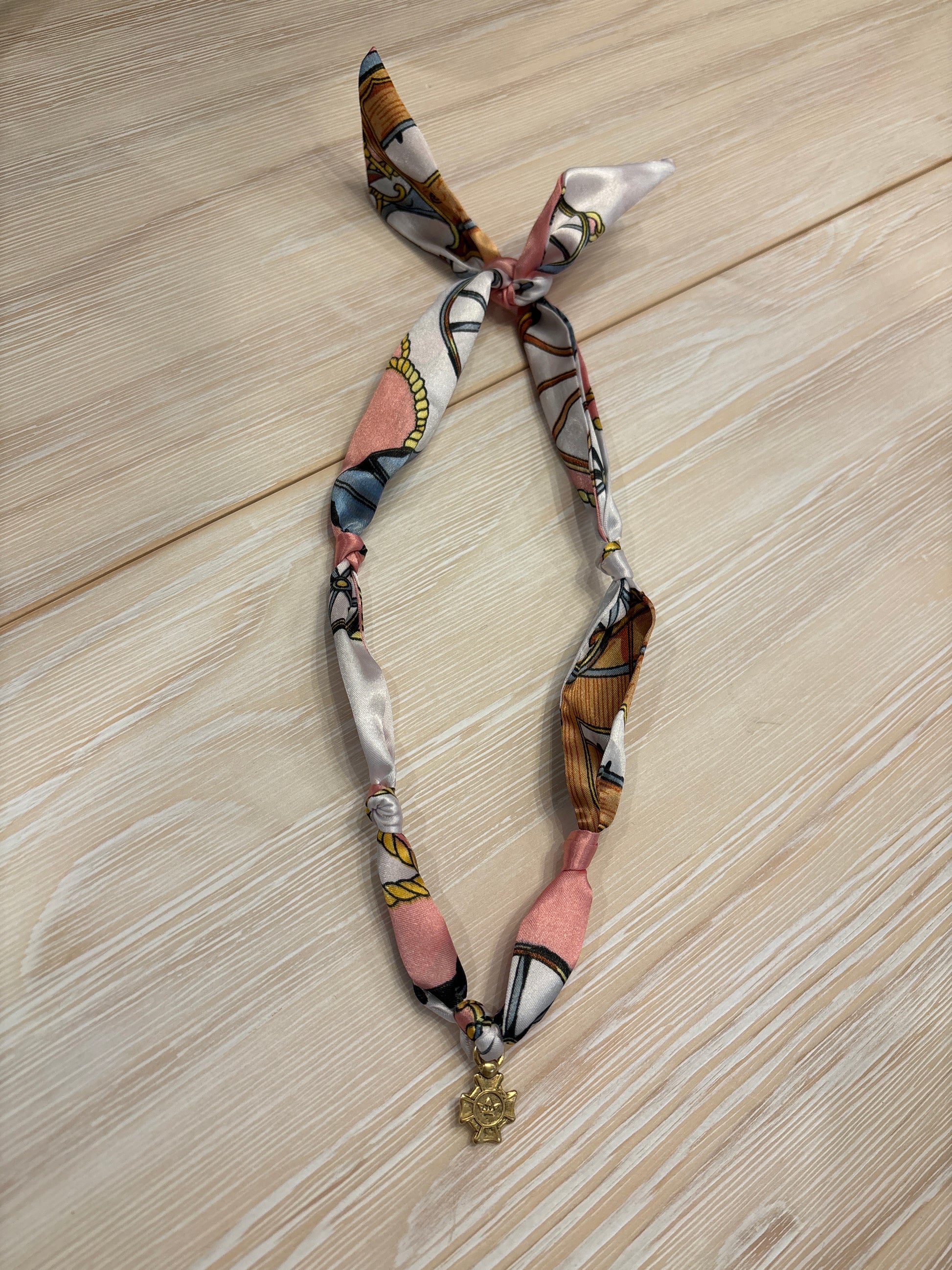 lily scarf necklace