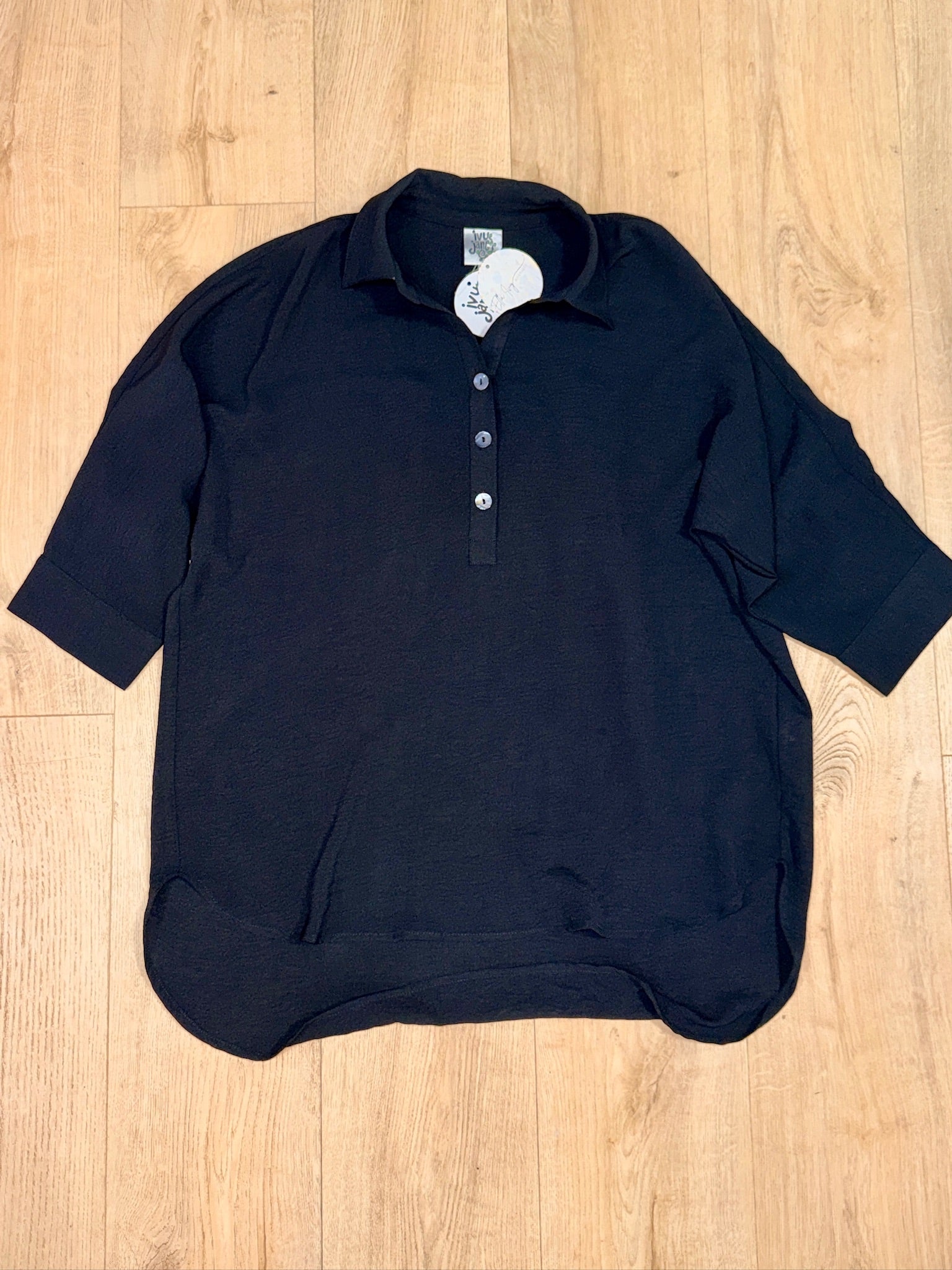 ivy jane collared dolman popover top in black