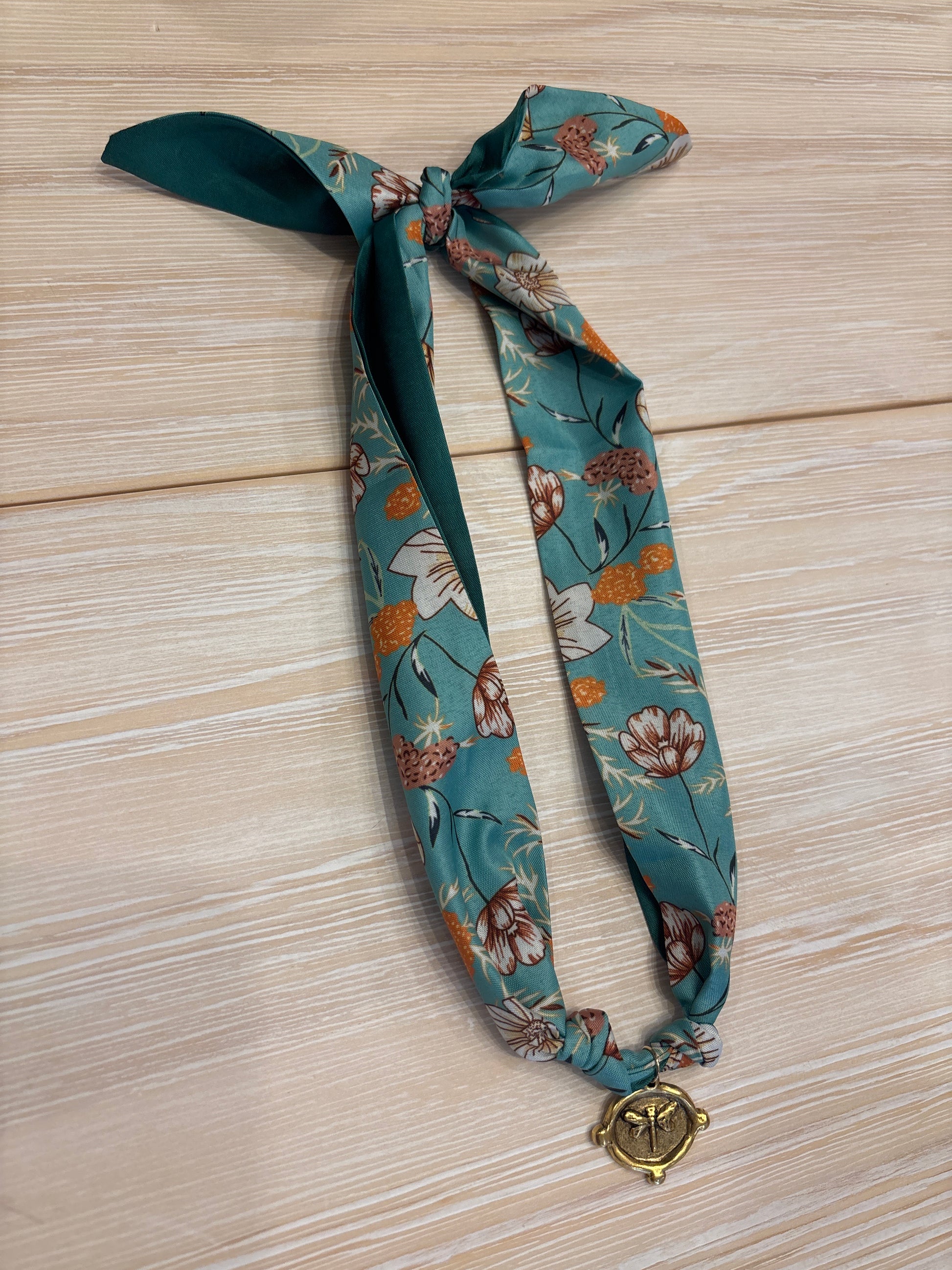 willa scarf necklace