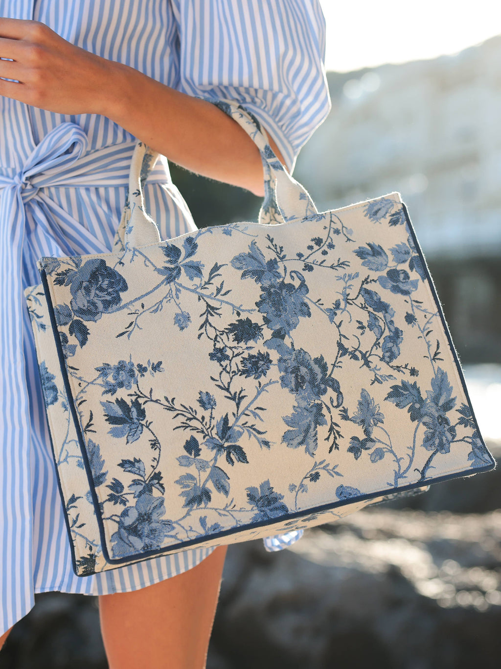 fiorella tote in blue and white floral
