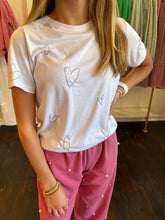 Load image into Gallery viewer, graphic heart millie tee in white