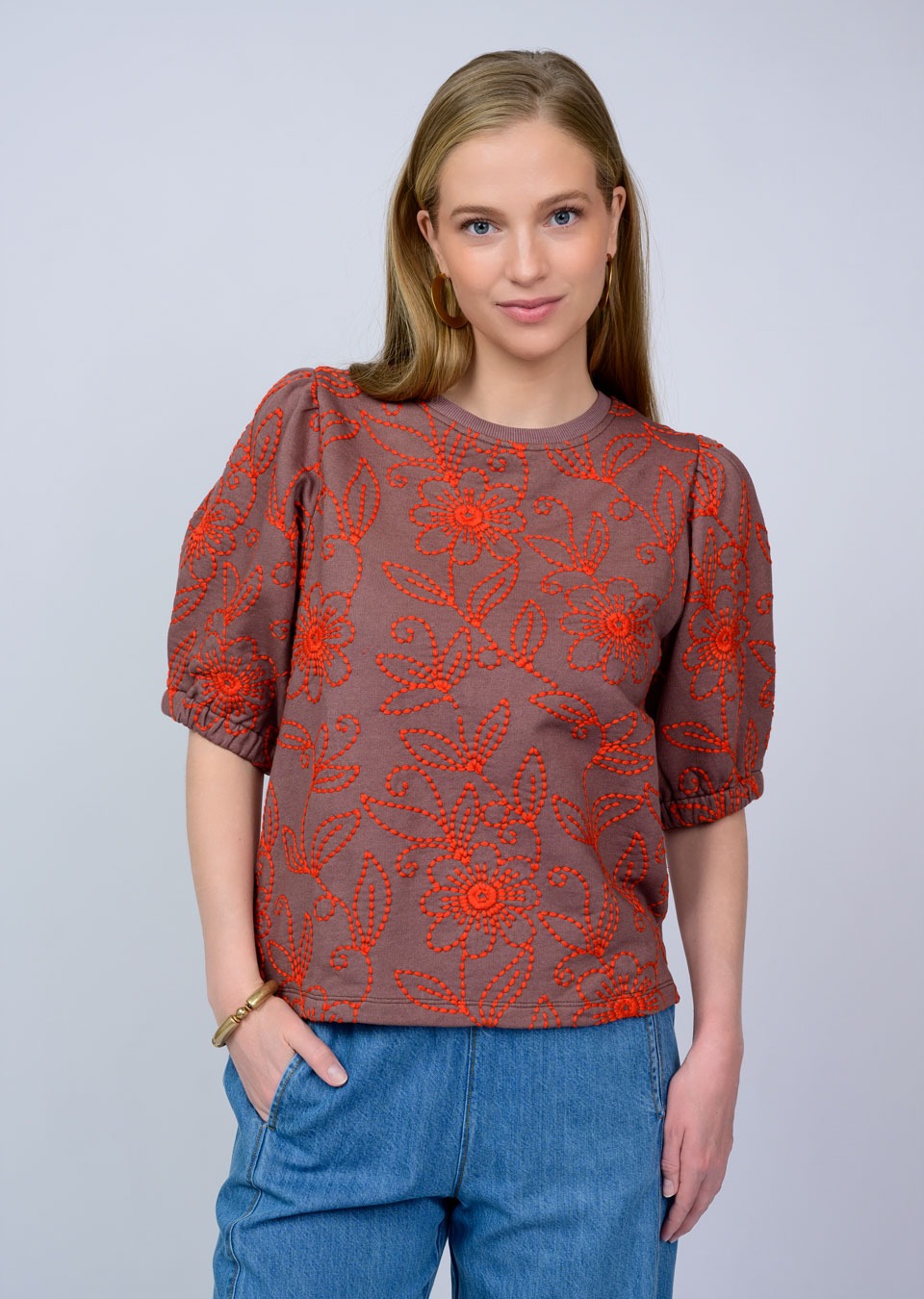 ivy jane floral vines knit top in brun