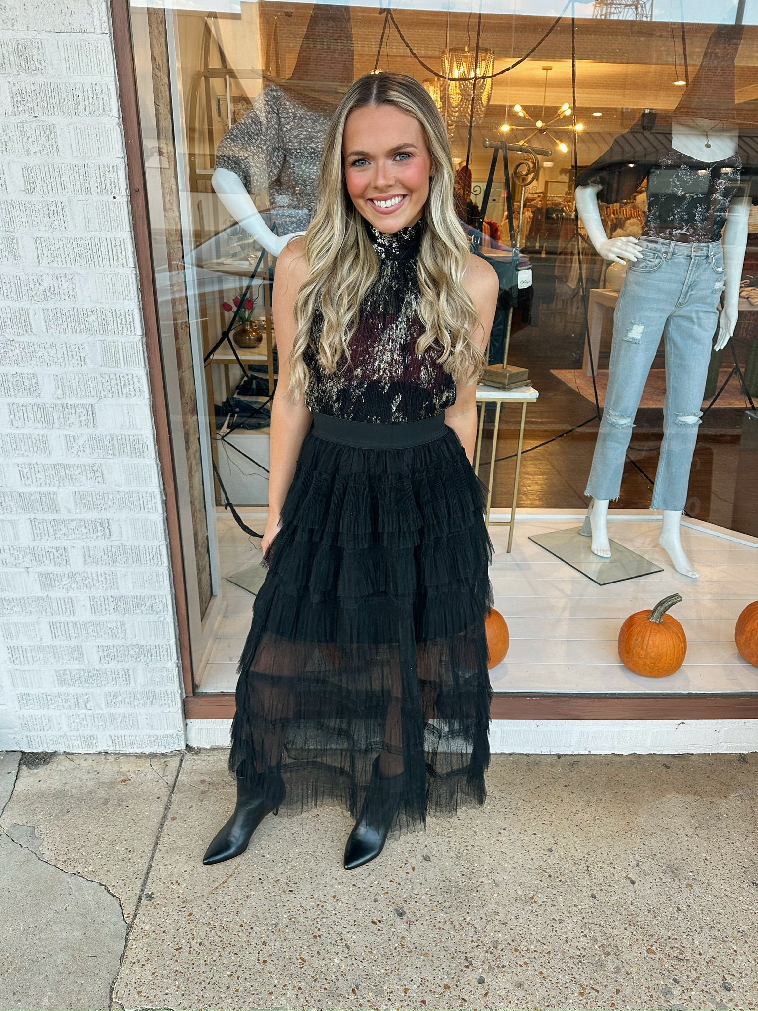 elan holiday halter in black