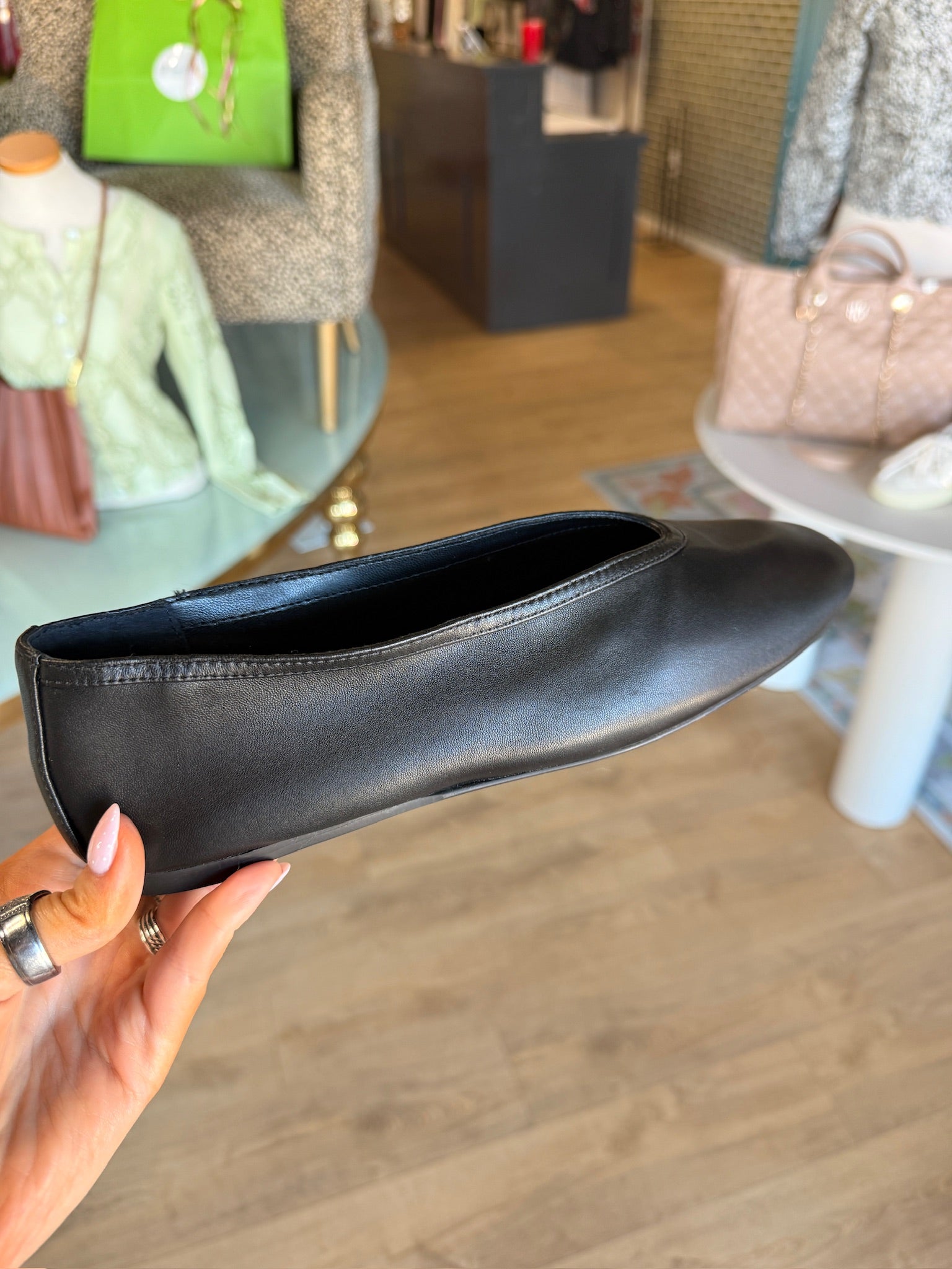 steve madden leni flat in black leather