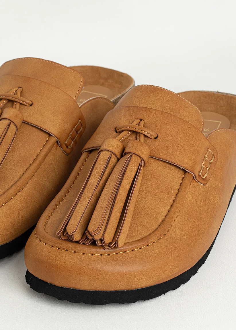 shu shop ariana mule in tan