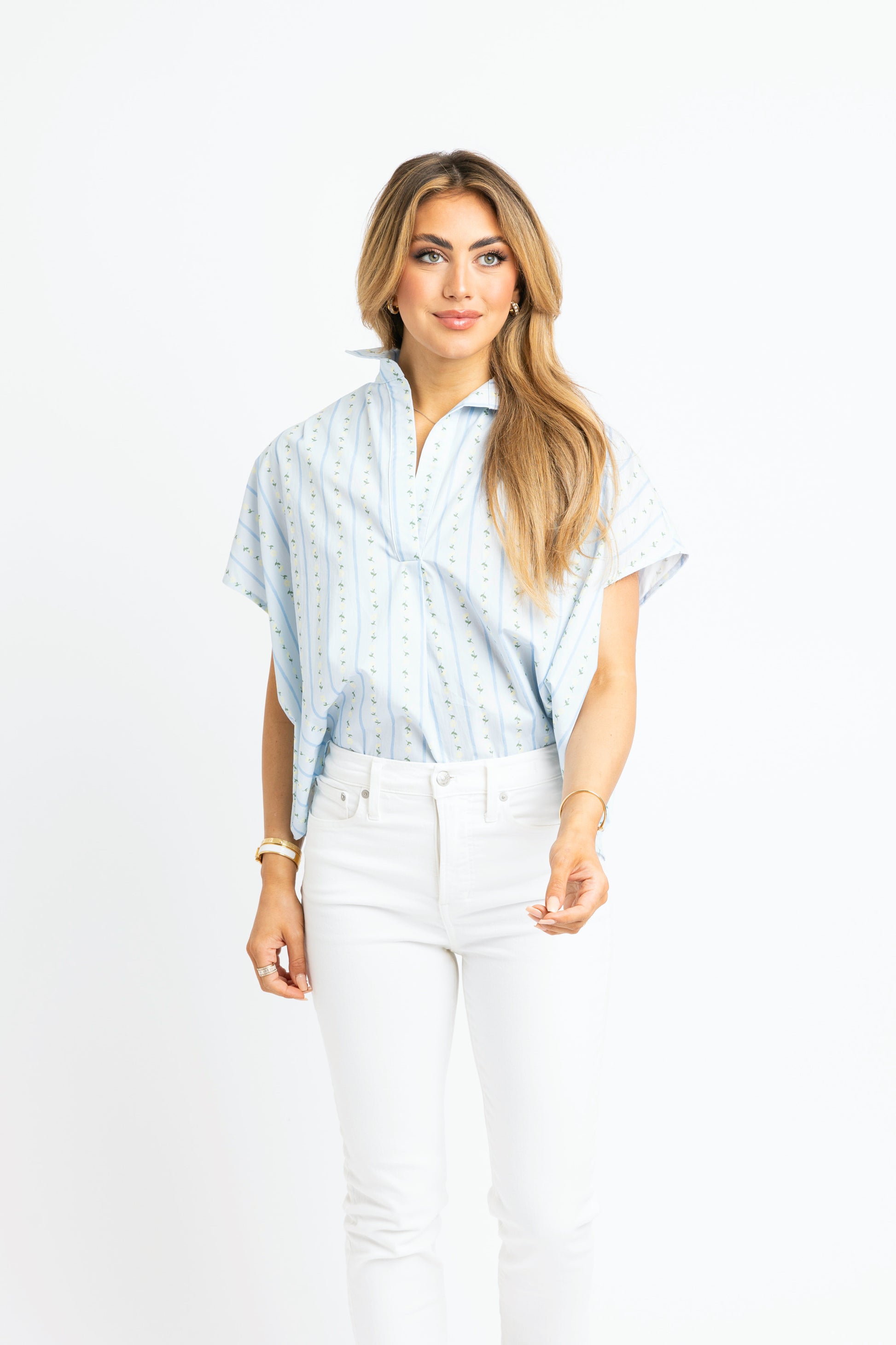 karlie floral stripe v-neck top in blue