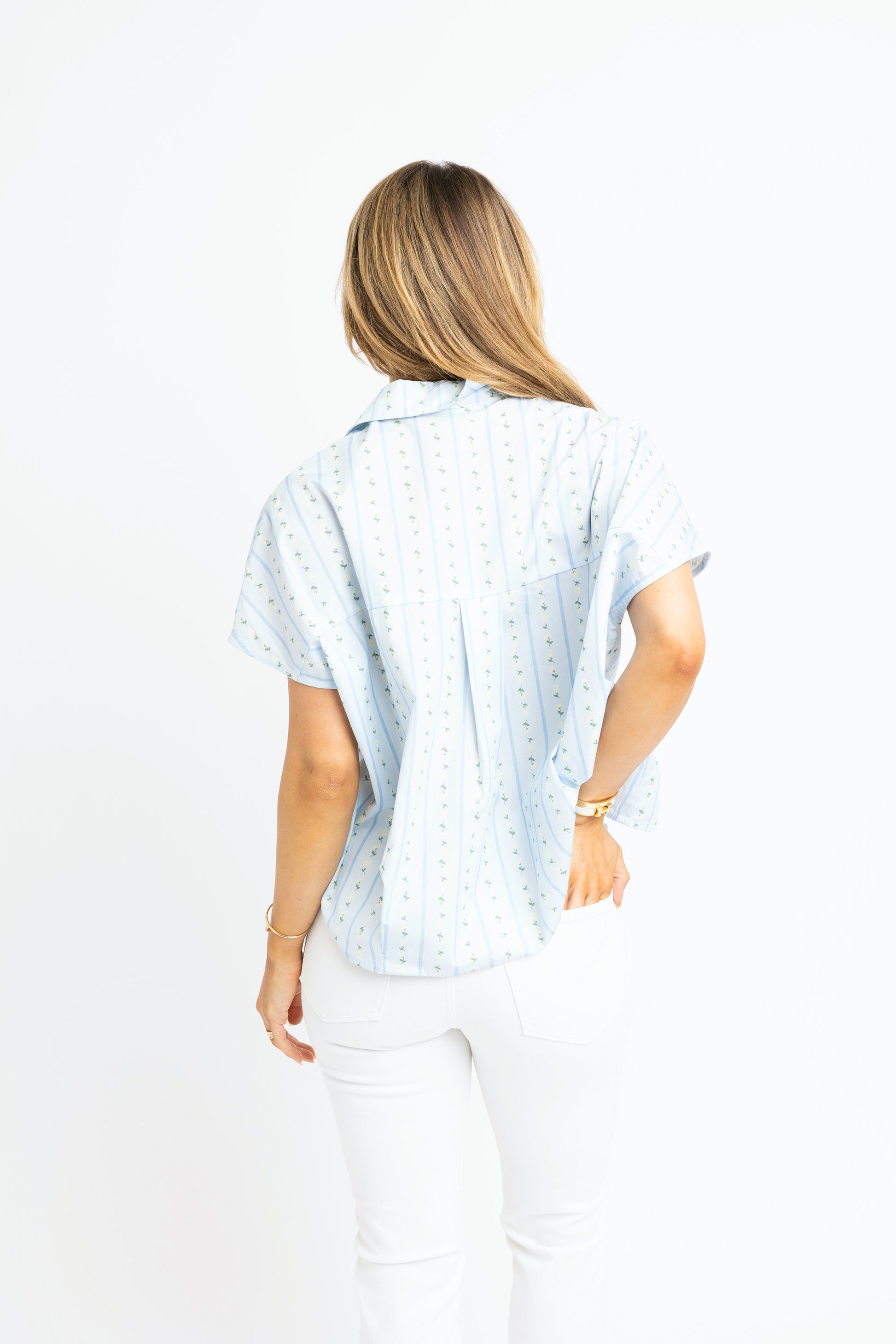 karlie floral stripe v-neck top in blue