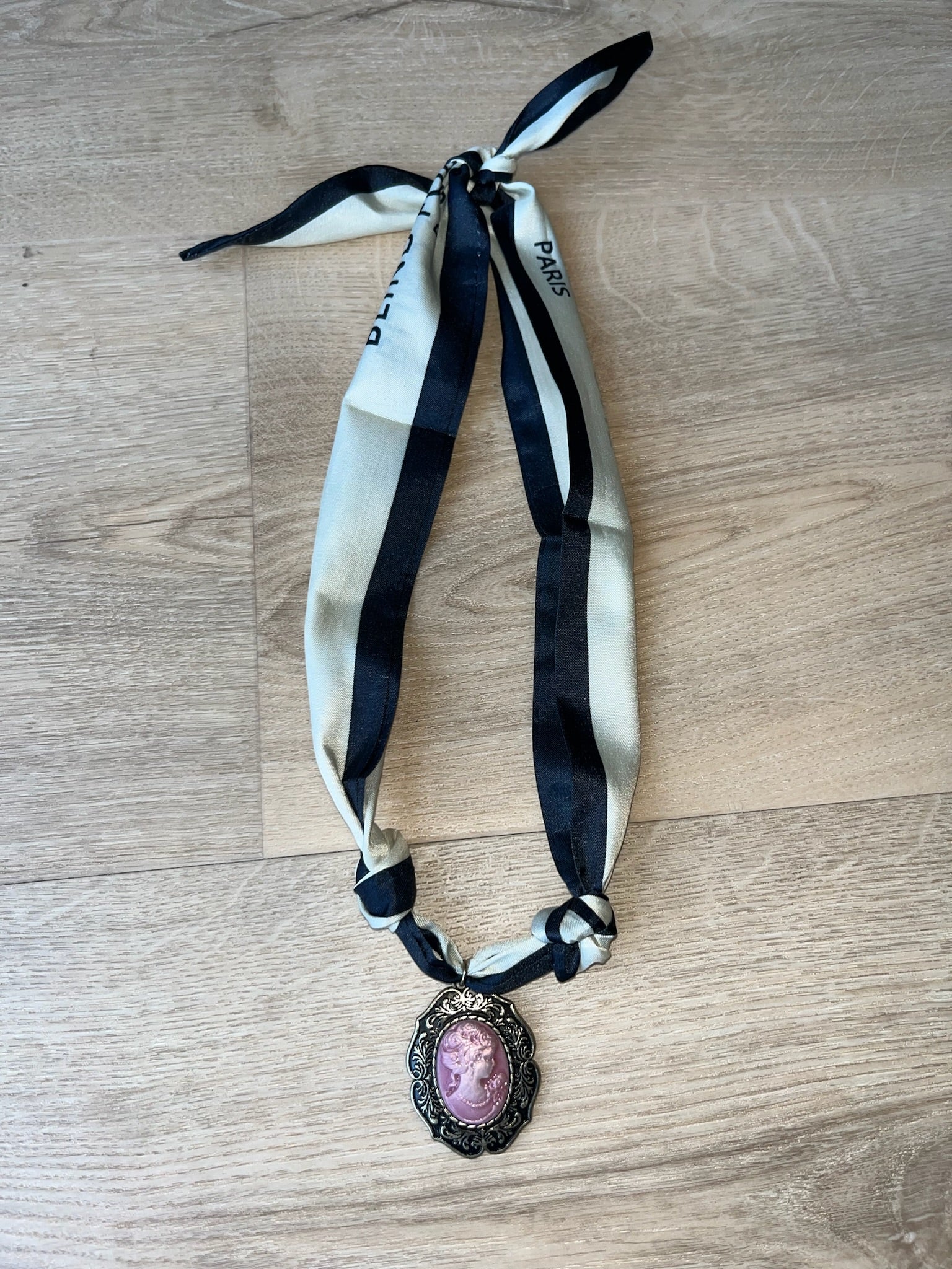 parisan chic scarf necklace