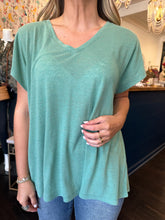 Load image into Gallery viewer, ivy jane &quot;go-to&quot; tee in seaglass