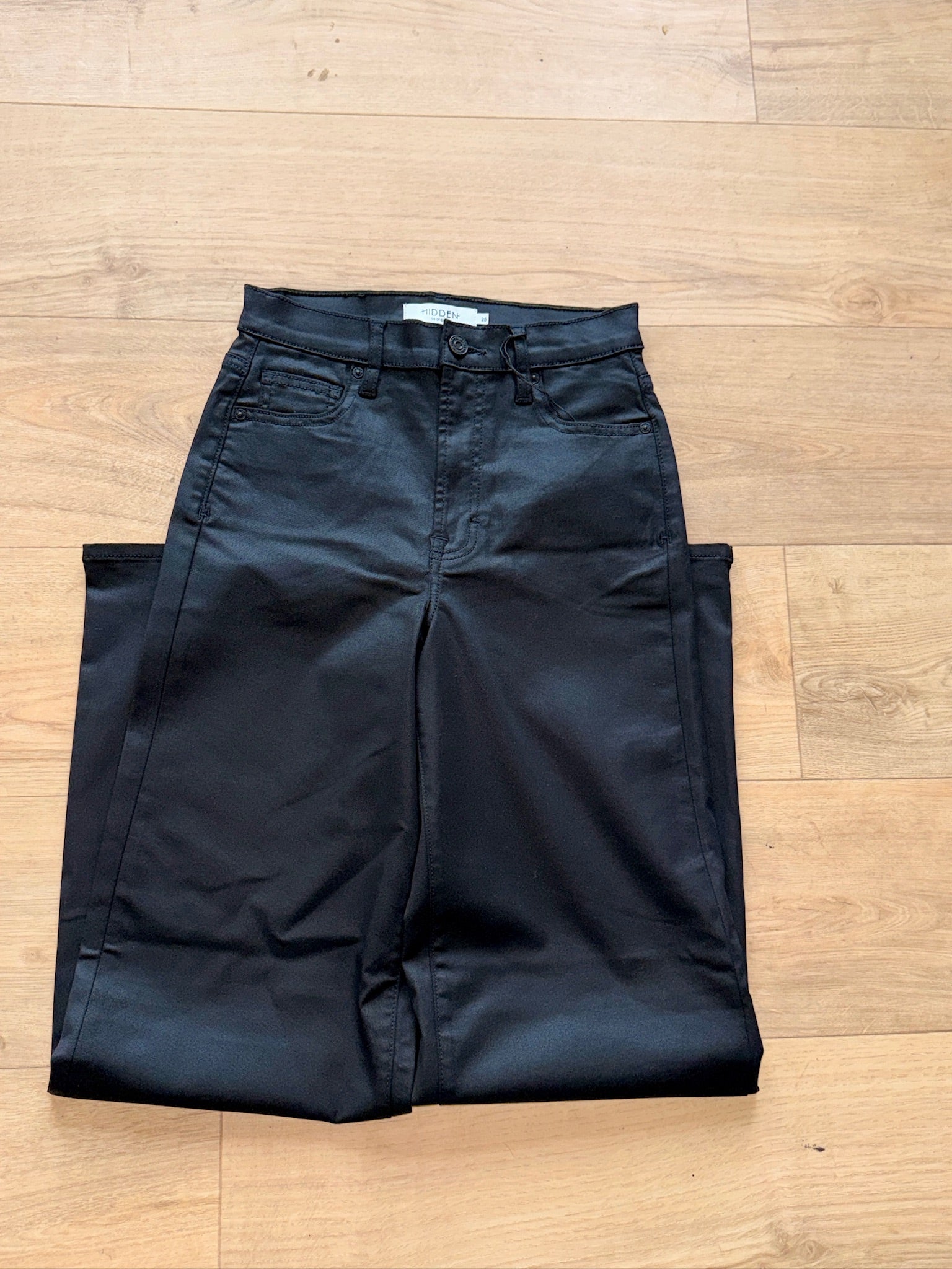 hidden logan jean in black