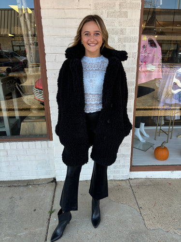 elan sherpa coat in black