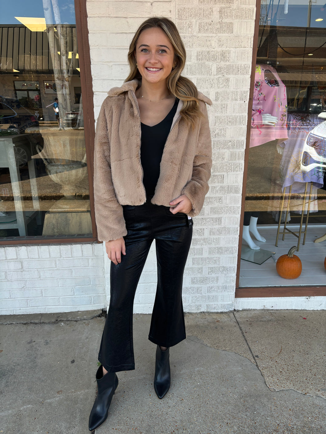 sadie & sage libby faux fur jacket in taupe