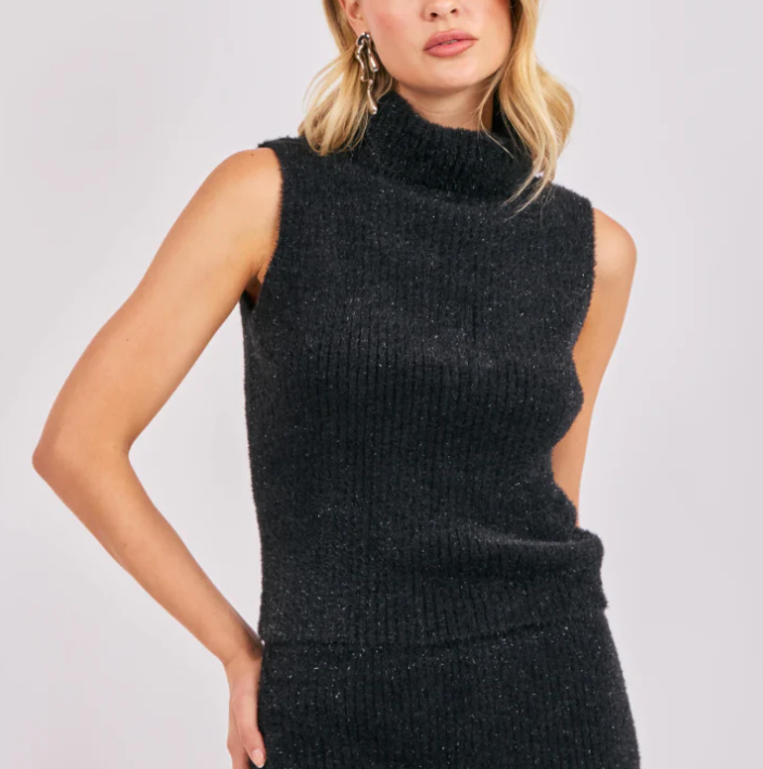 sadie&sage indie fuzzy turtleneck sweater in black