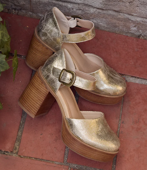 yellowbox lauralyn platform clog in gold
