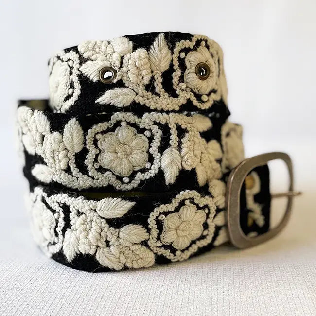 jenny krauss two-tone embroidered belt in black/cream combo