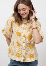 Load image into Gallery viewer, ivy jane floral shacket in mustard/cream combo