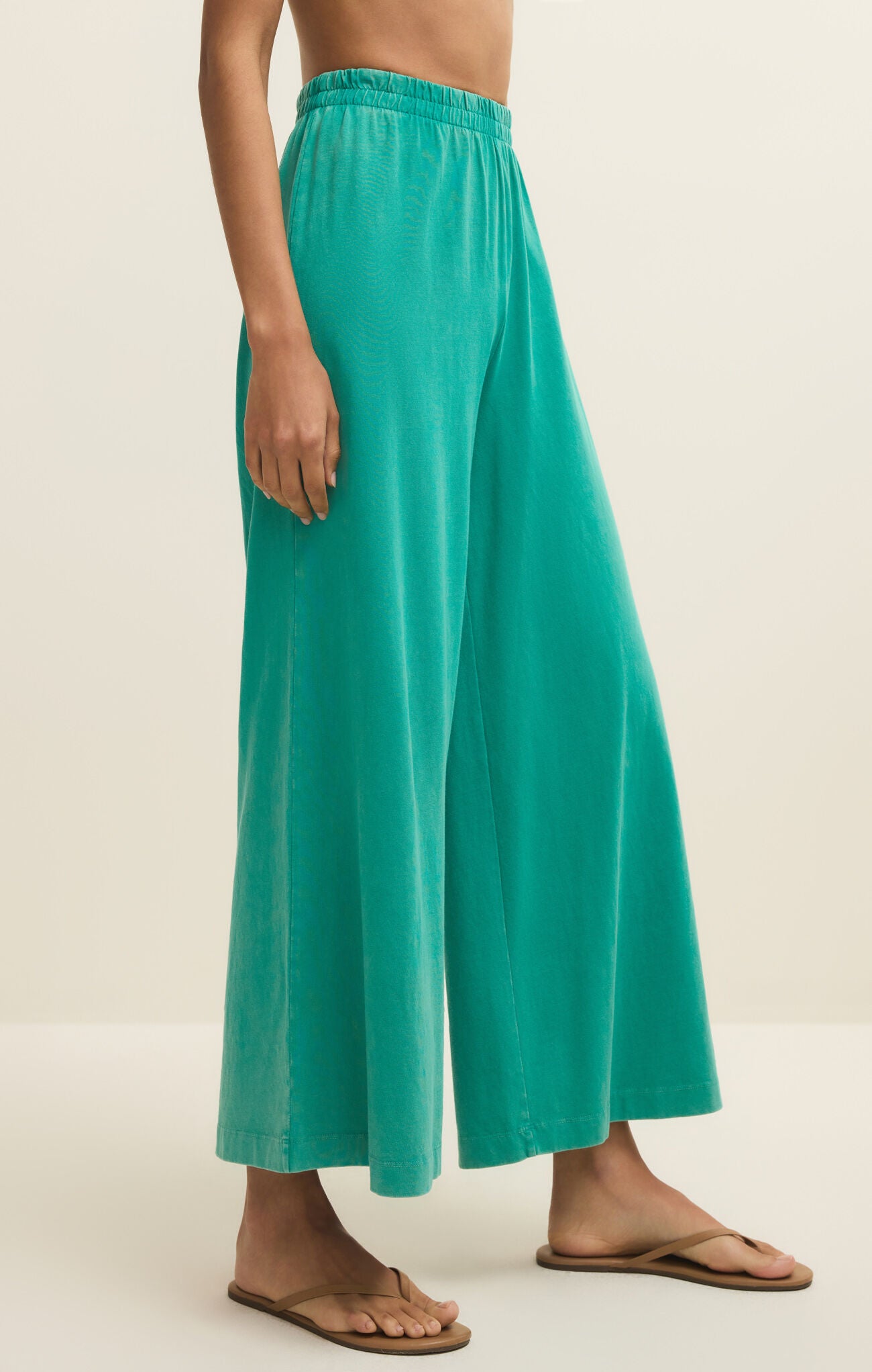 pre-order: scout jersey crop flare pant in la palma