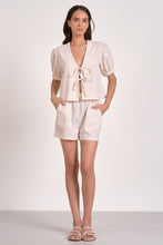 Load image into Gallery viewer, elan fly away top in tan seersucker