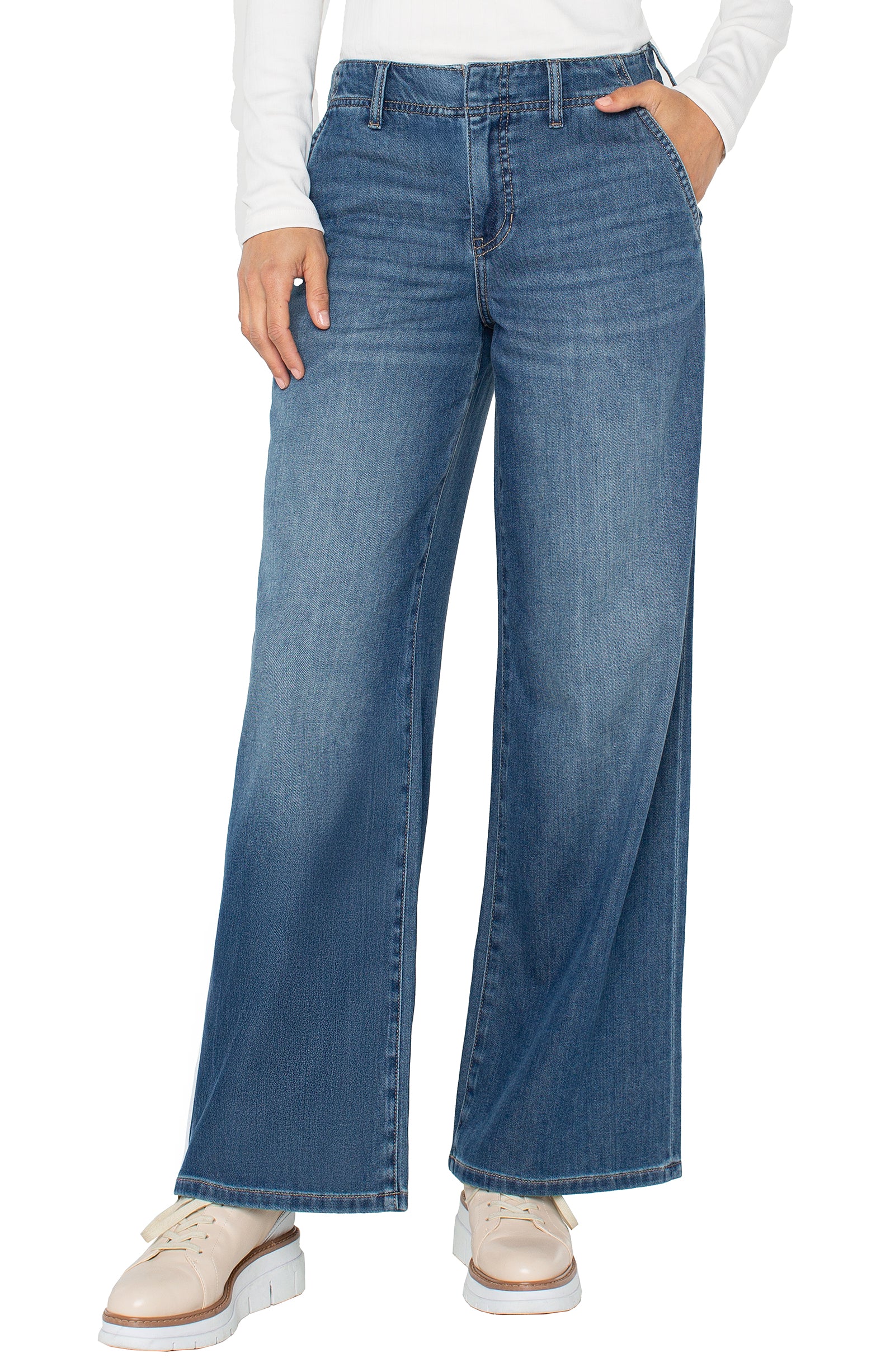 liverpool weekender jean in walnut creek