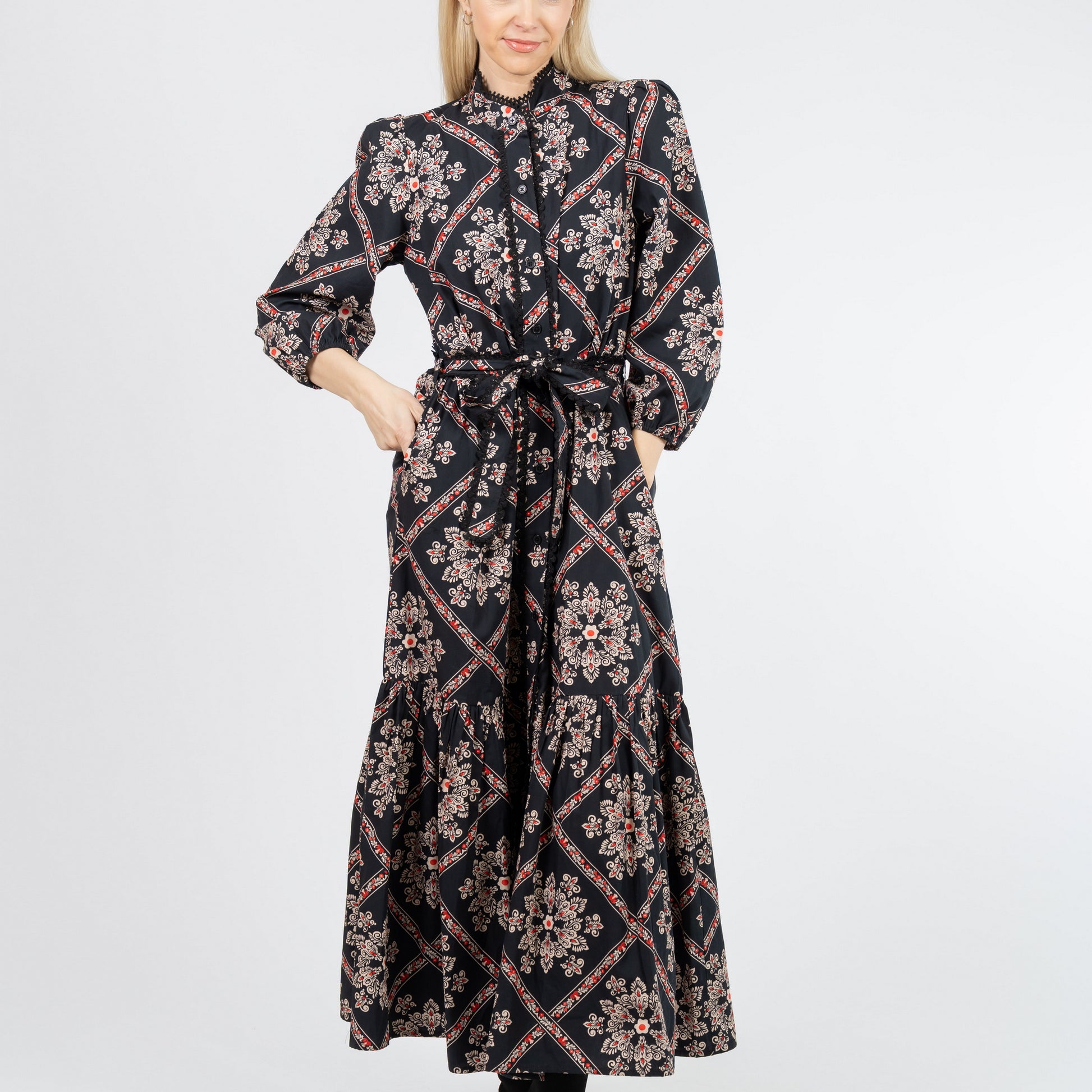 mahila baylun dress in medallion
