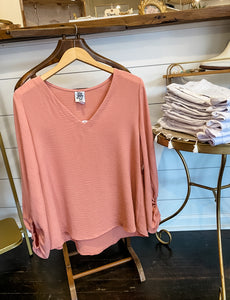 ivy jane v-neck puff sleeve top in salmon